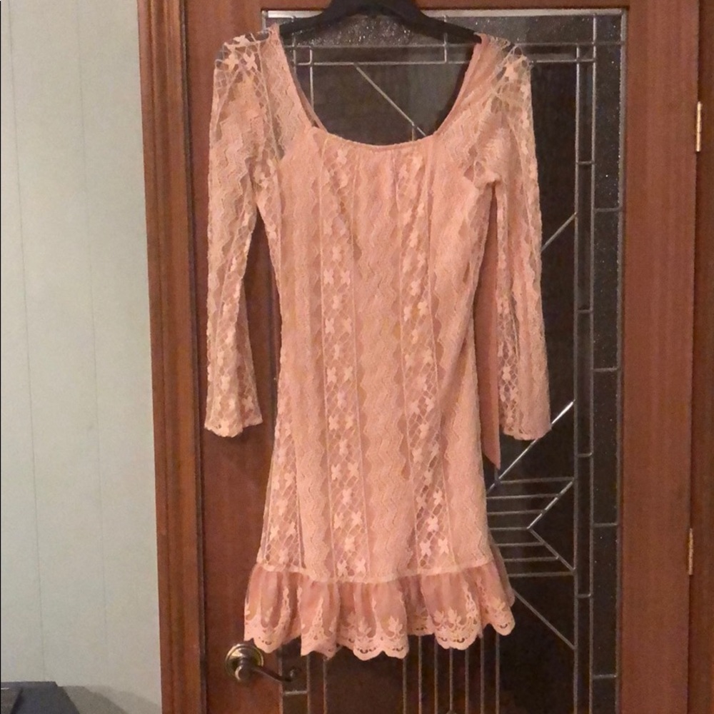 Áreve lace dress